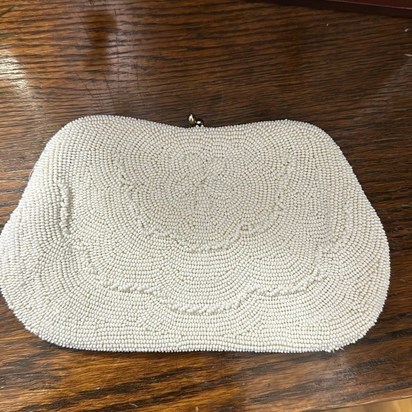 Richere Handbags - Handmade Richere Vintage Intricate Beaded Snap Clutch